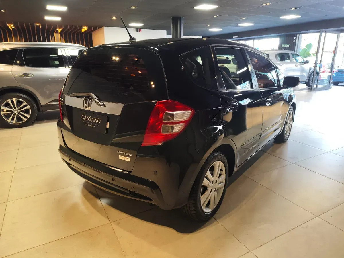 Mira esta publicación de Honda FIT 2014 en Motordil