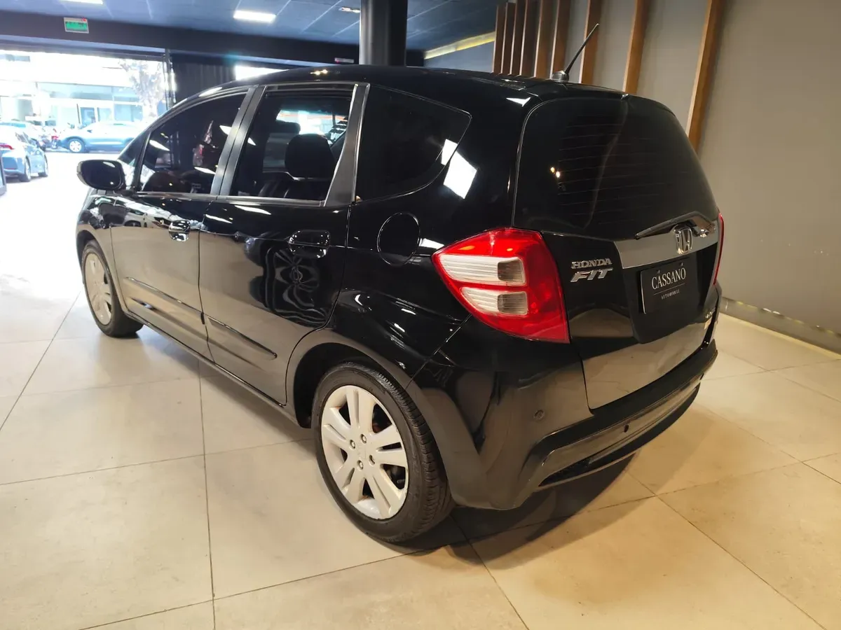 Mira esta publicación de Honda FIT 2014 en Motordil