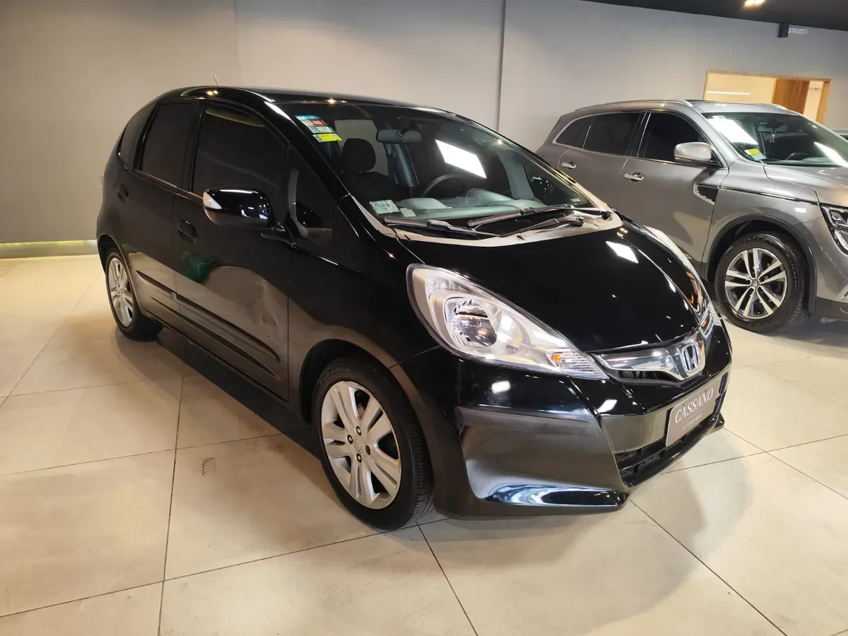 Mira esta publicación de Honda FIT 2014 en Motordil