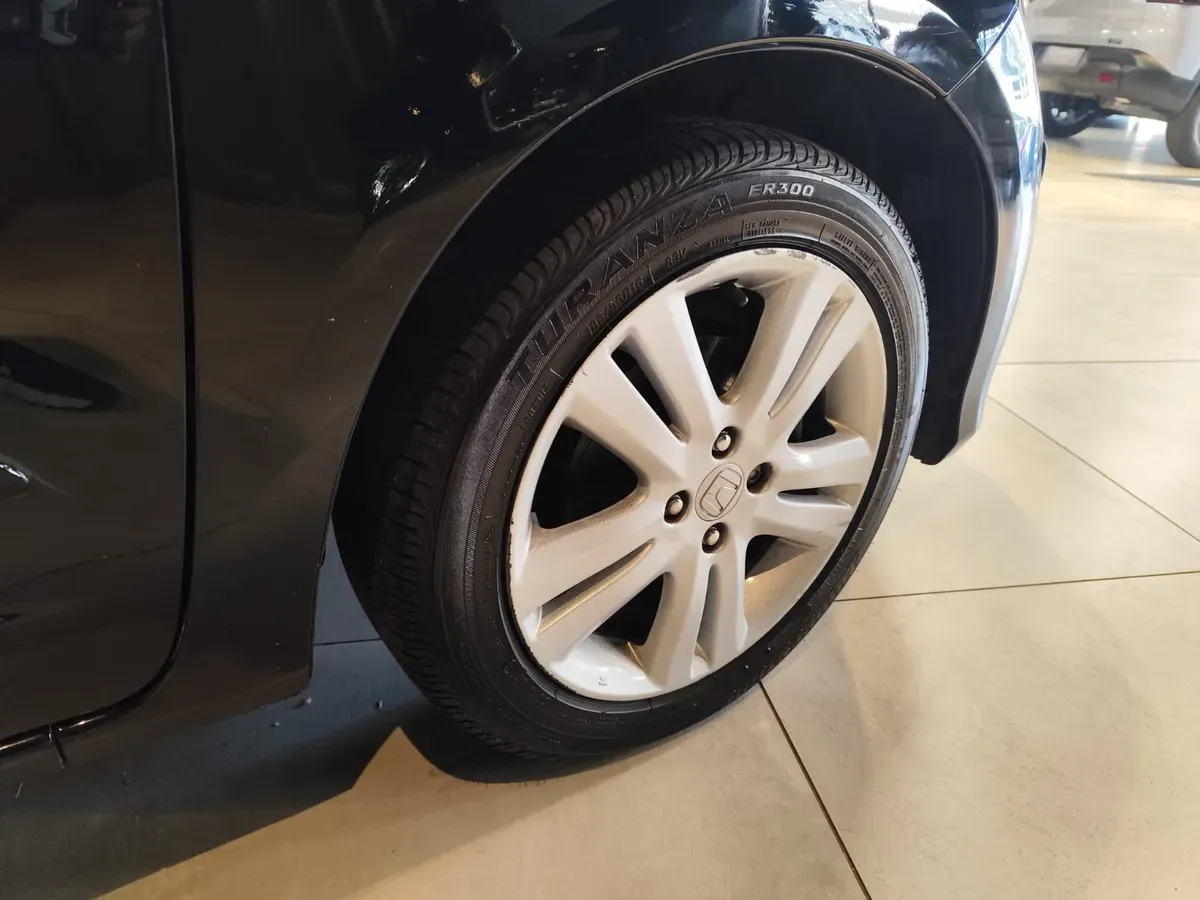 Mira esta publicación de Honda FIT 2014 en Motordil