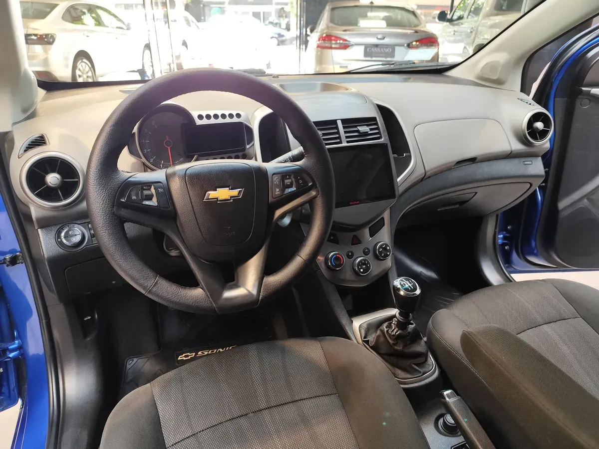 Mira esta publicación de Chevrolet Sonic 2016 en Motordil