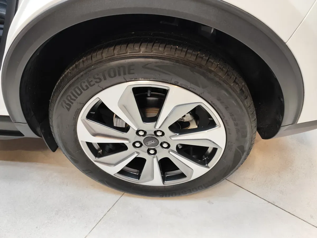 Mira esta publicación de Ford Kuga 2023 en Motordil