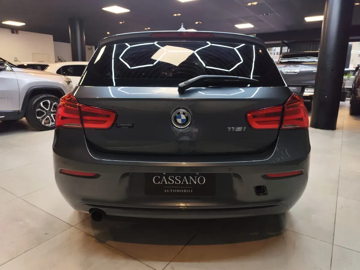 Mira esta publicación de BMW Serie 1 2018 en Motordil