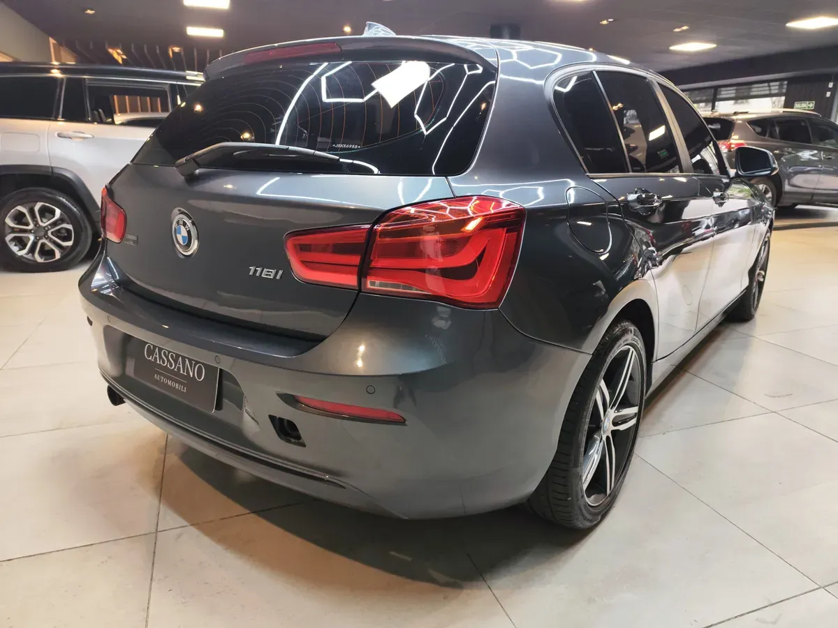 Mira esta publicación de BMW Serie 1 2018 en Motordil