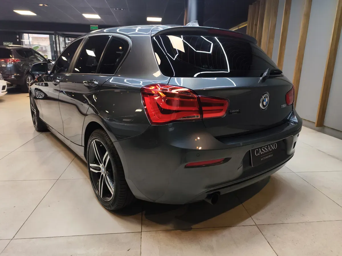 Mira esta publicación de BMW Serie 1 2018 en Motordil