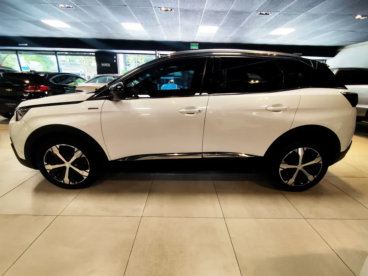 Mira esta publicación de Peugeot 3008 2018 en Motordil
