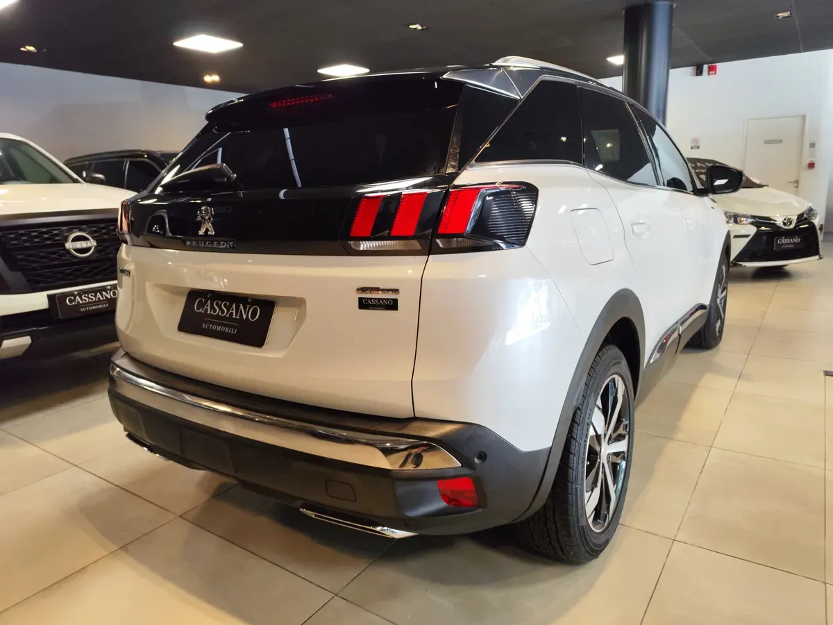 Mira esta publicación de Peugeot 3008 2018 en Motordil