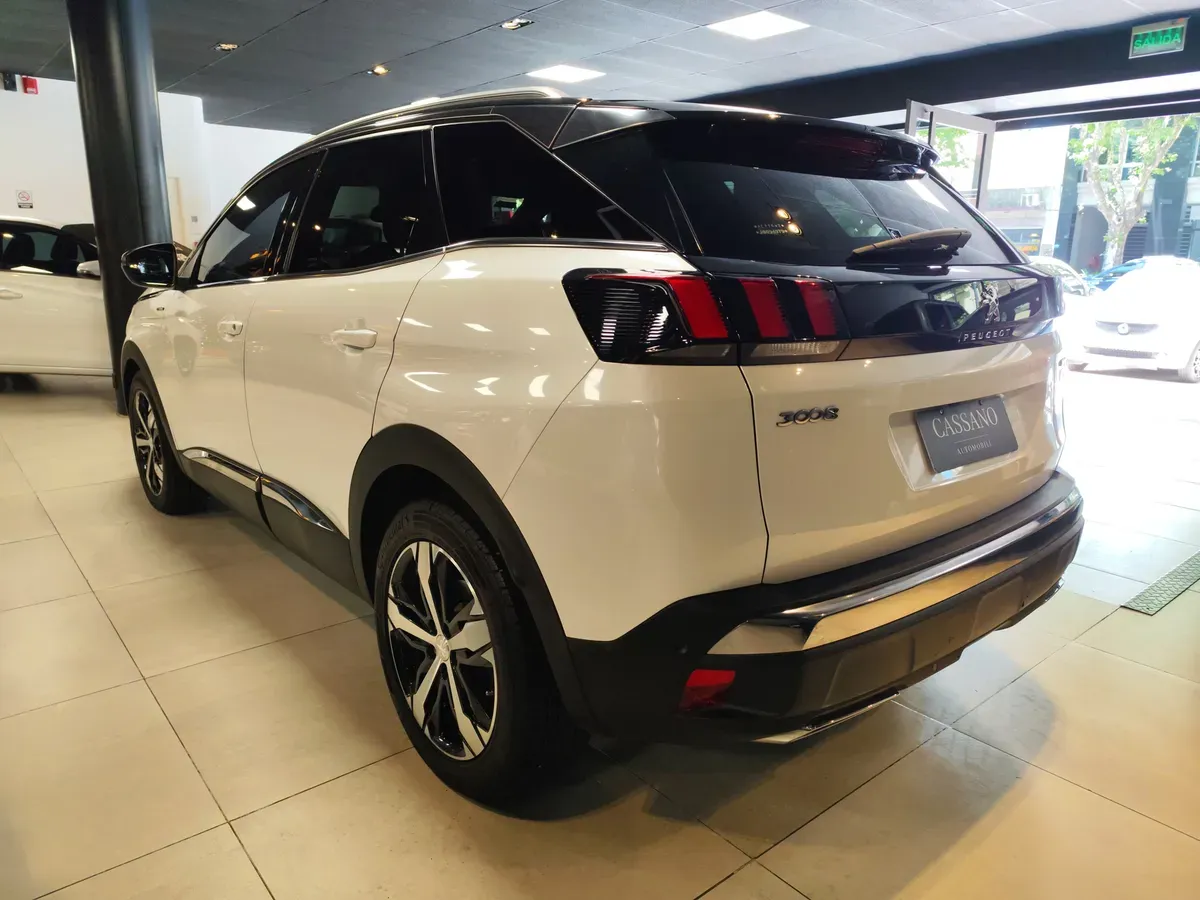 Mira esta publicación de Peugeot 3008 2018 en Motordil