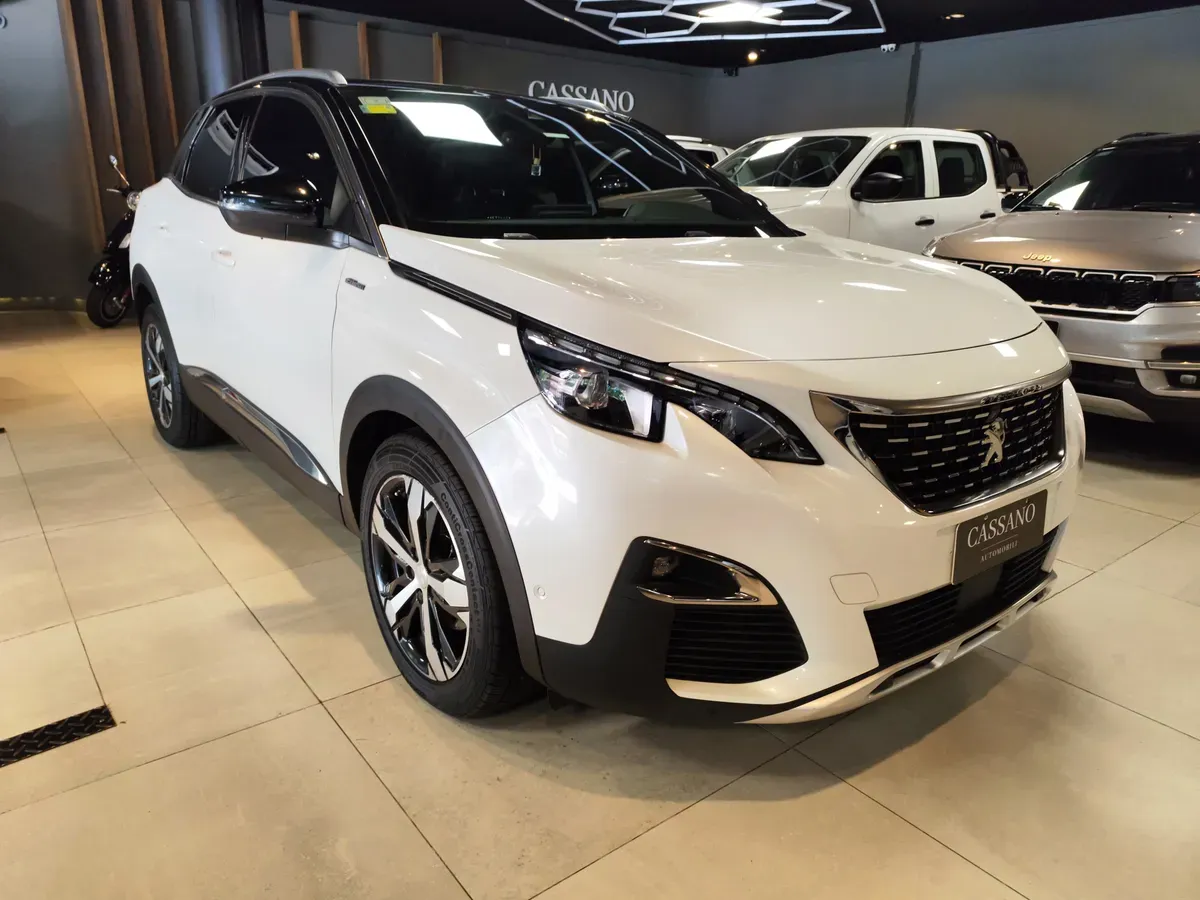 Mira esta publicación de Peugeot 3008 2018 en Motordil