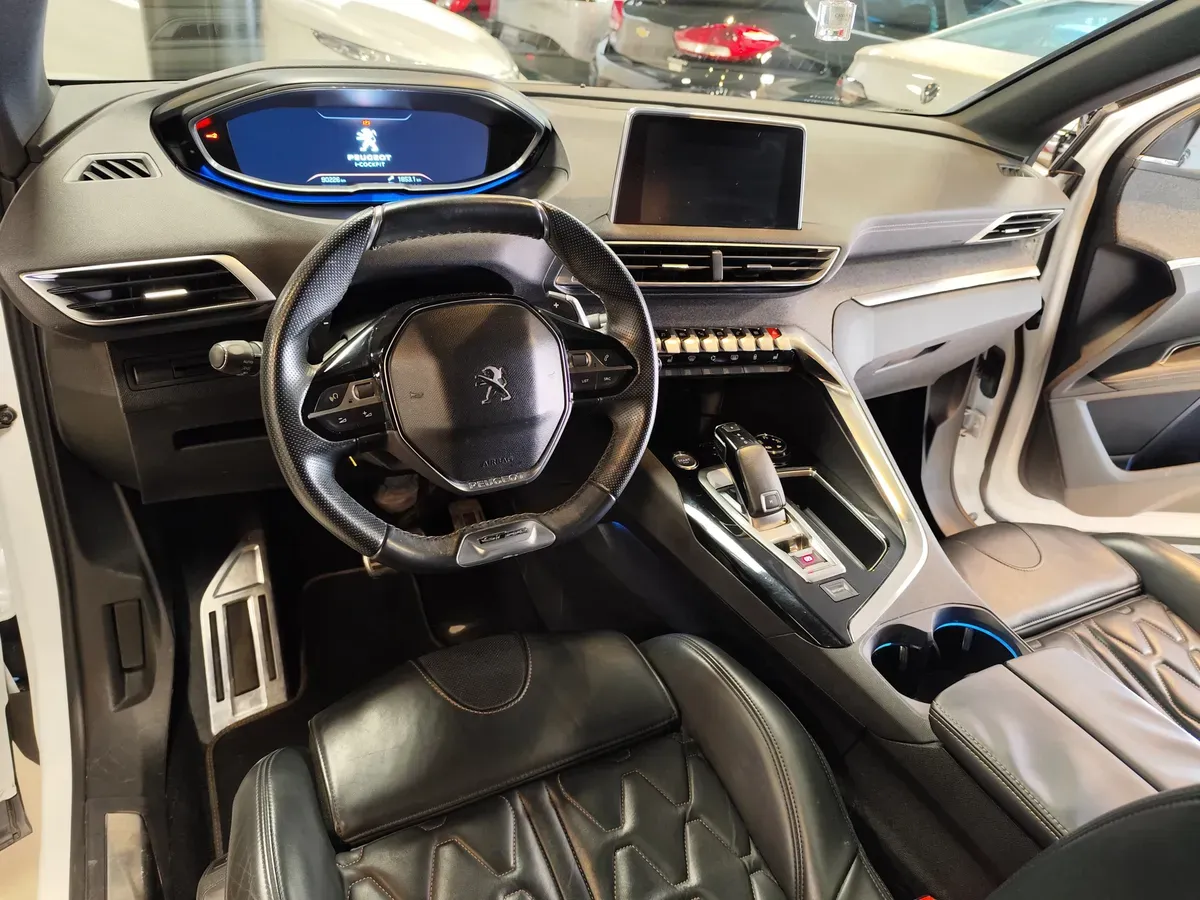 Mira esta publicación de Peugeot 3008 2018 en Motordil