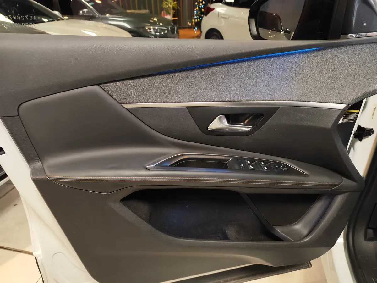 Mira esta publicación de Peugeot 3008 2018 en Motordil