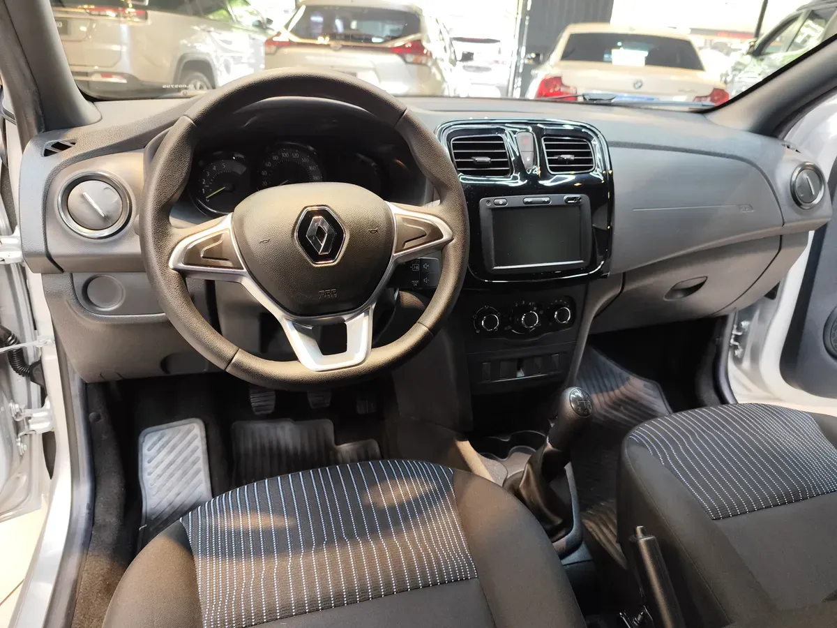 Mira esta publicación de Renault Logan 2025 en Motordil