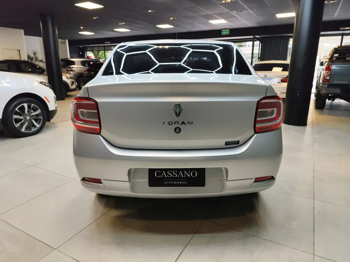 Mira esta publicación de Renault Logan 2025 en Motordil