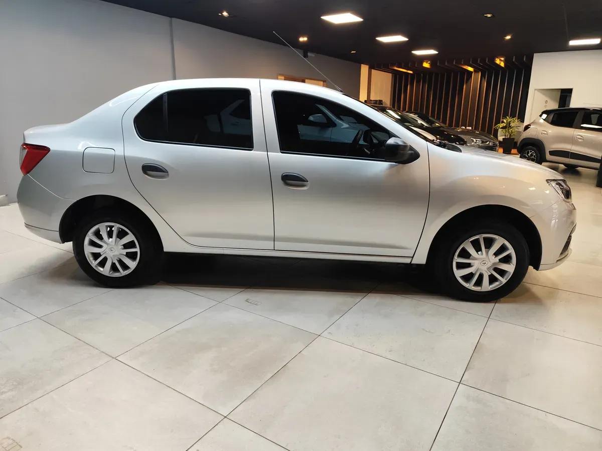 Mira esta publicación de Renault Logan 2025 en Motordil