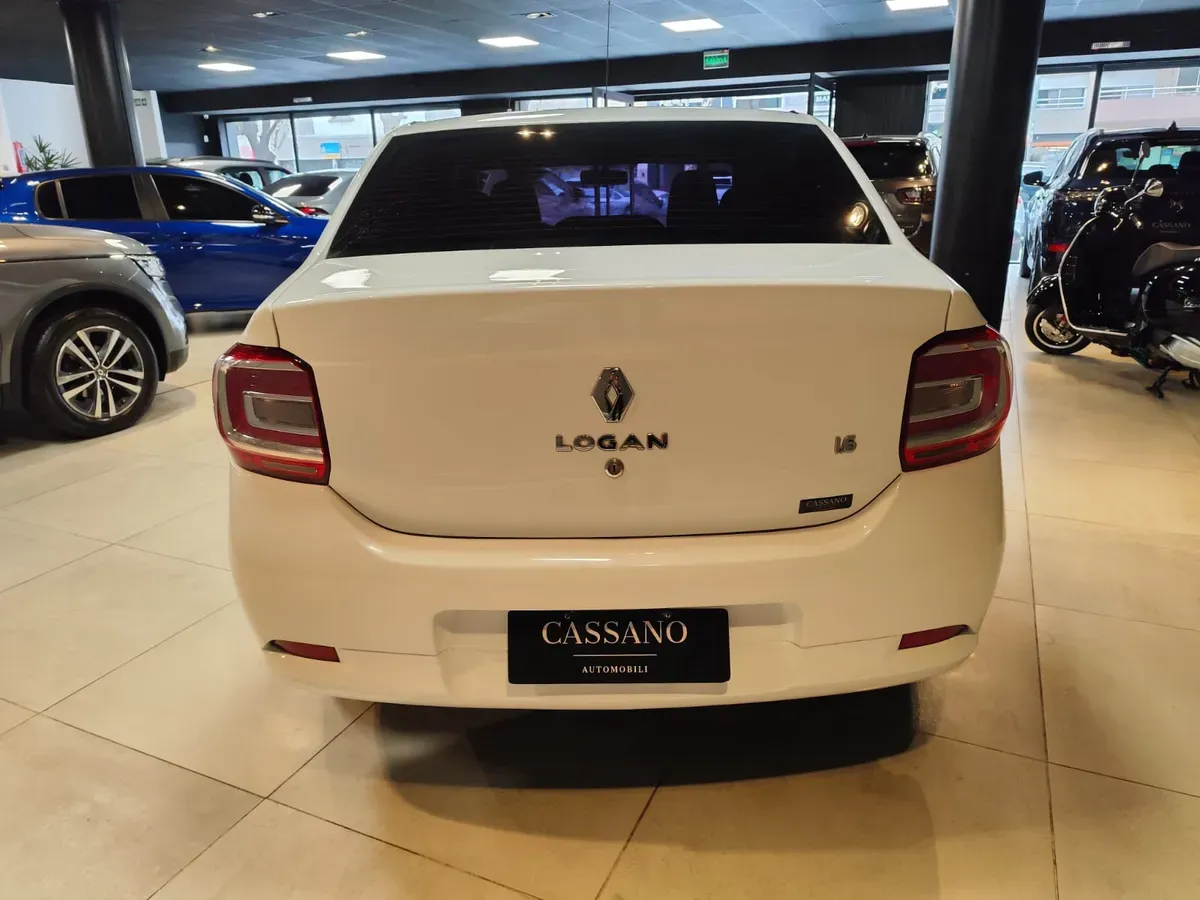 Mira esta publicación de Renault Logan 2019 en Motordil