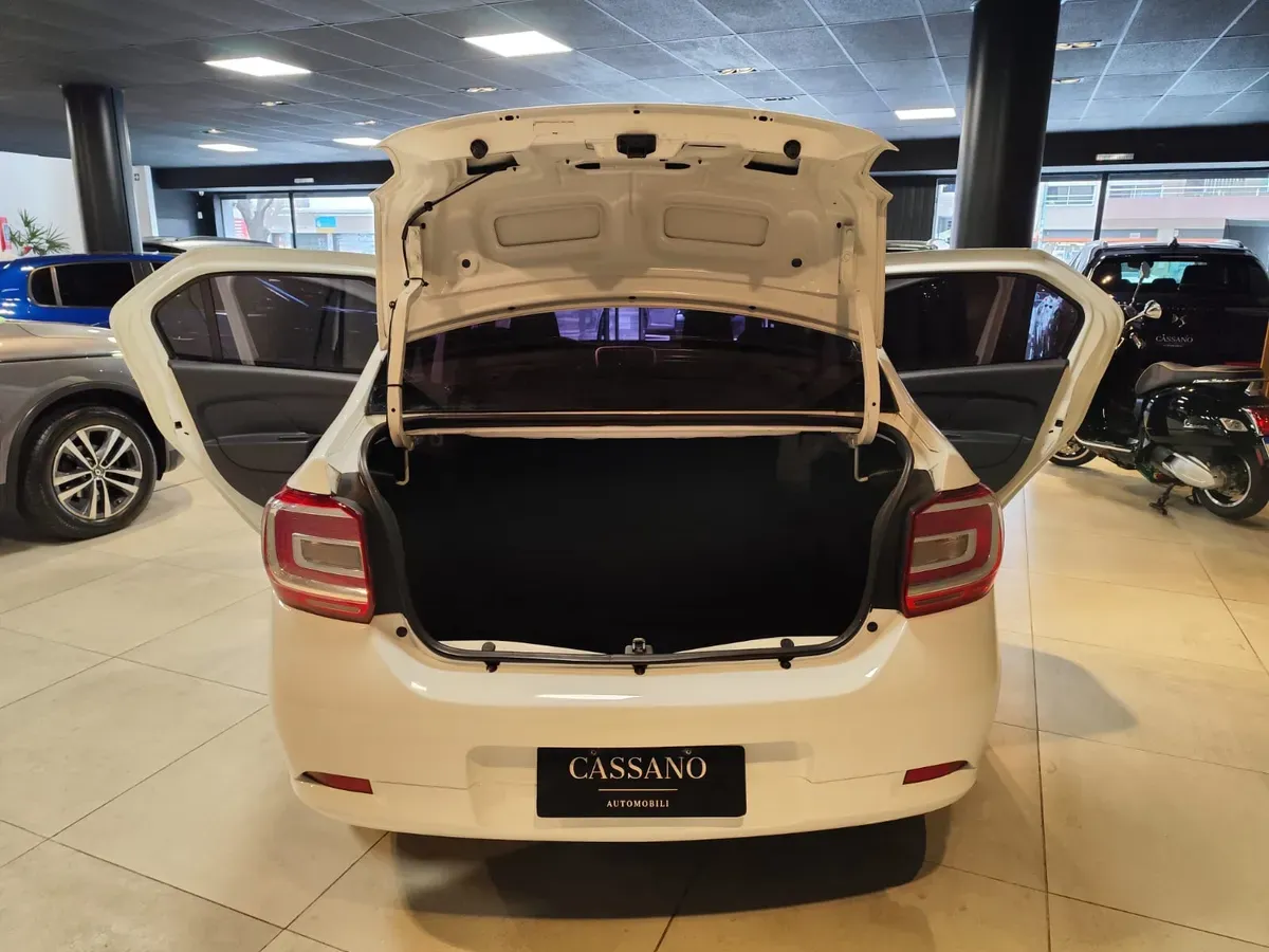 Mira esta publicación de Renault Logan 2019 en Motordil