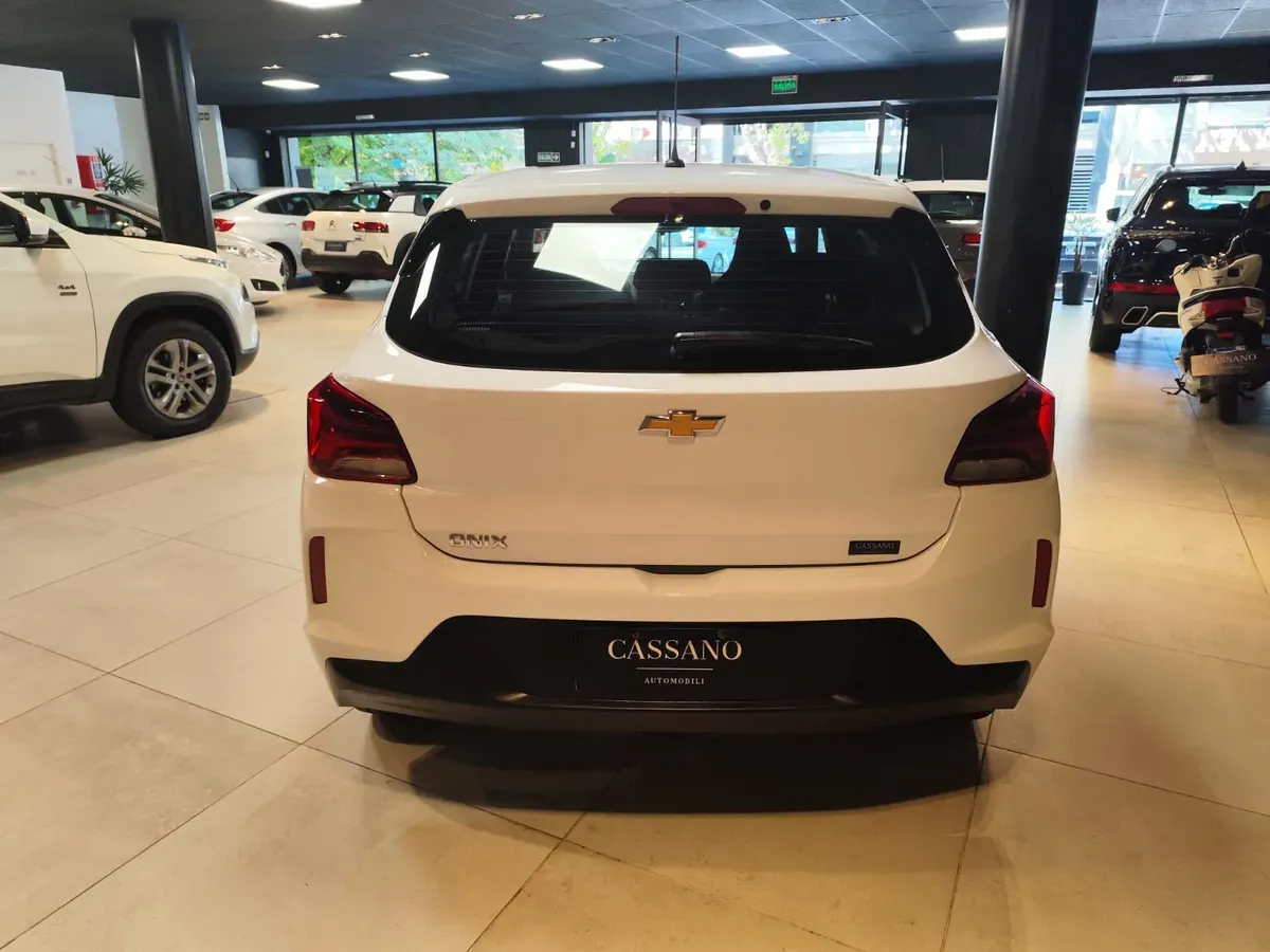 Mira esta publicación de Chevrolet Onix 2021 en Motordil