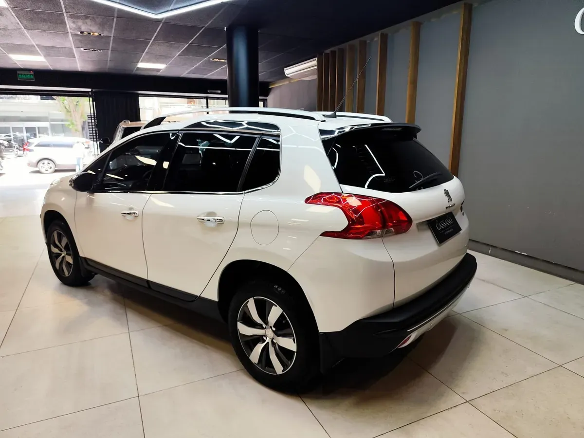 Mira esta publicación de Peugeot 2008 2017 en Motordil