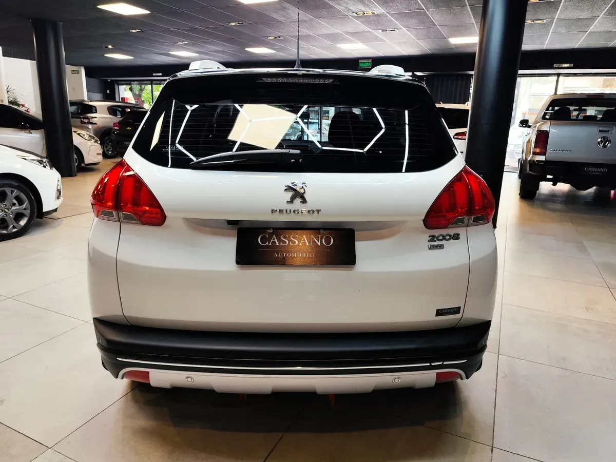Mira esta publicación de Peugeot 2008 2017 en Motordil