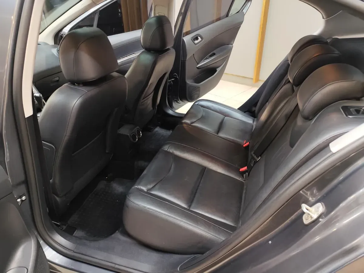 Mira esta publicación de Peugeot 408 2014 en Motordil