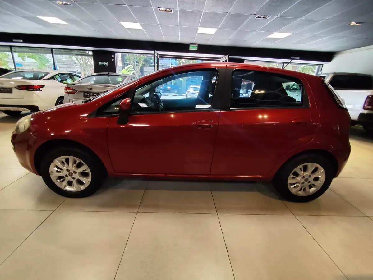 Mira esta publicación de Fiat Punto 2014 en Motordil
