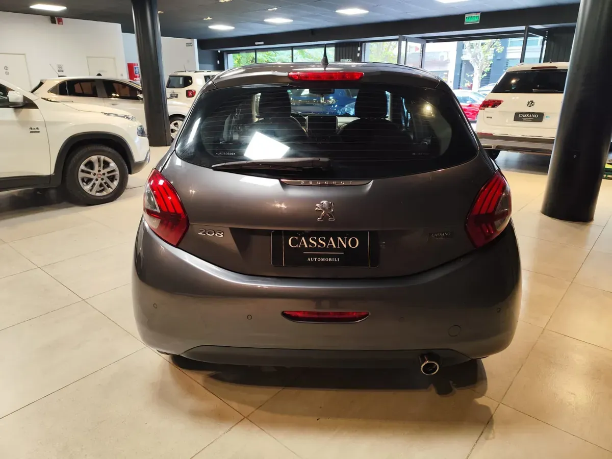 Mira esta publicación de Peugeot 208 2018 en Motordil