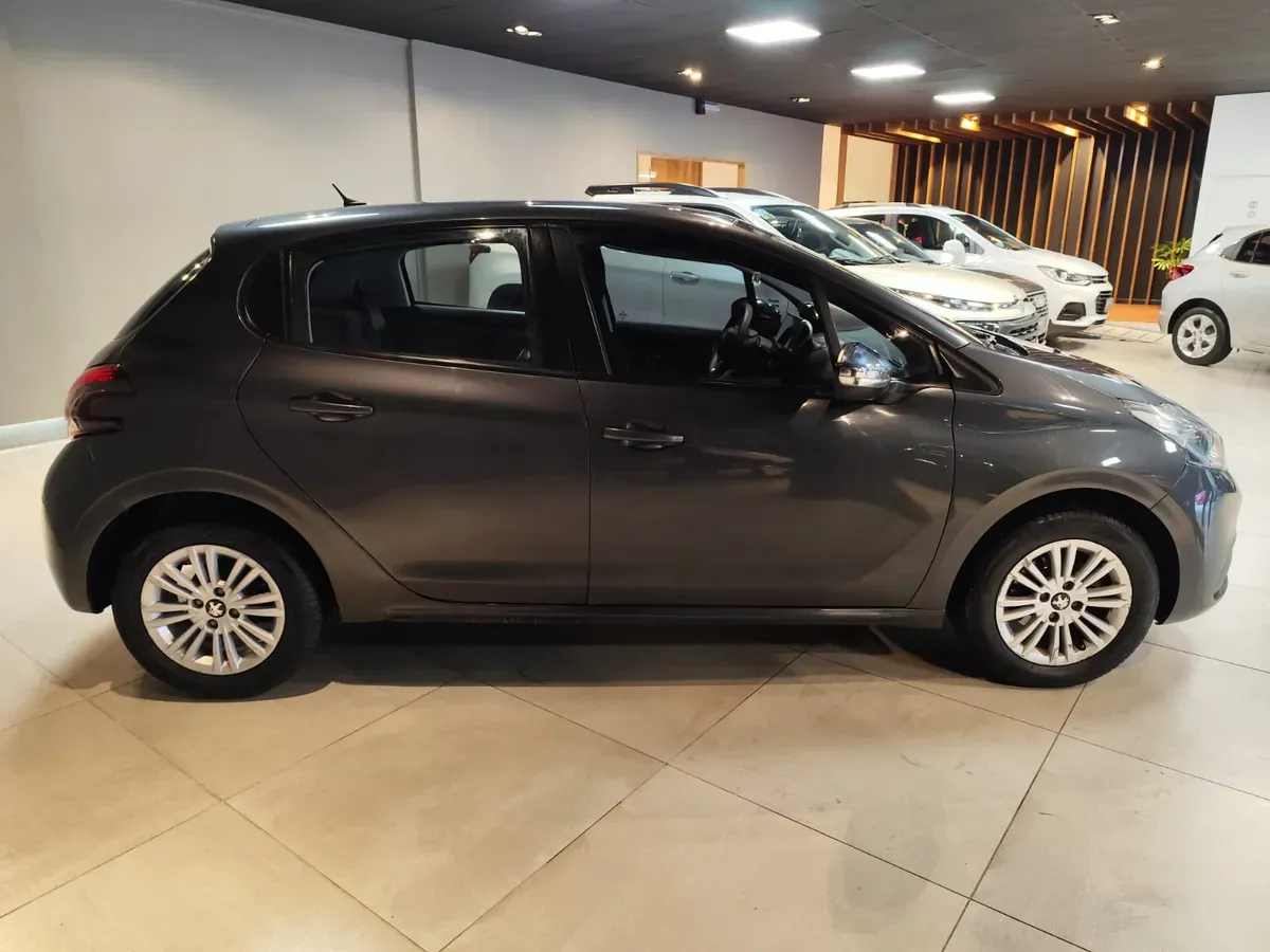 Mira esta publicación de Peugeot 208 2018 en Motordil