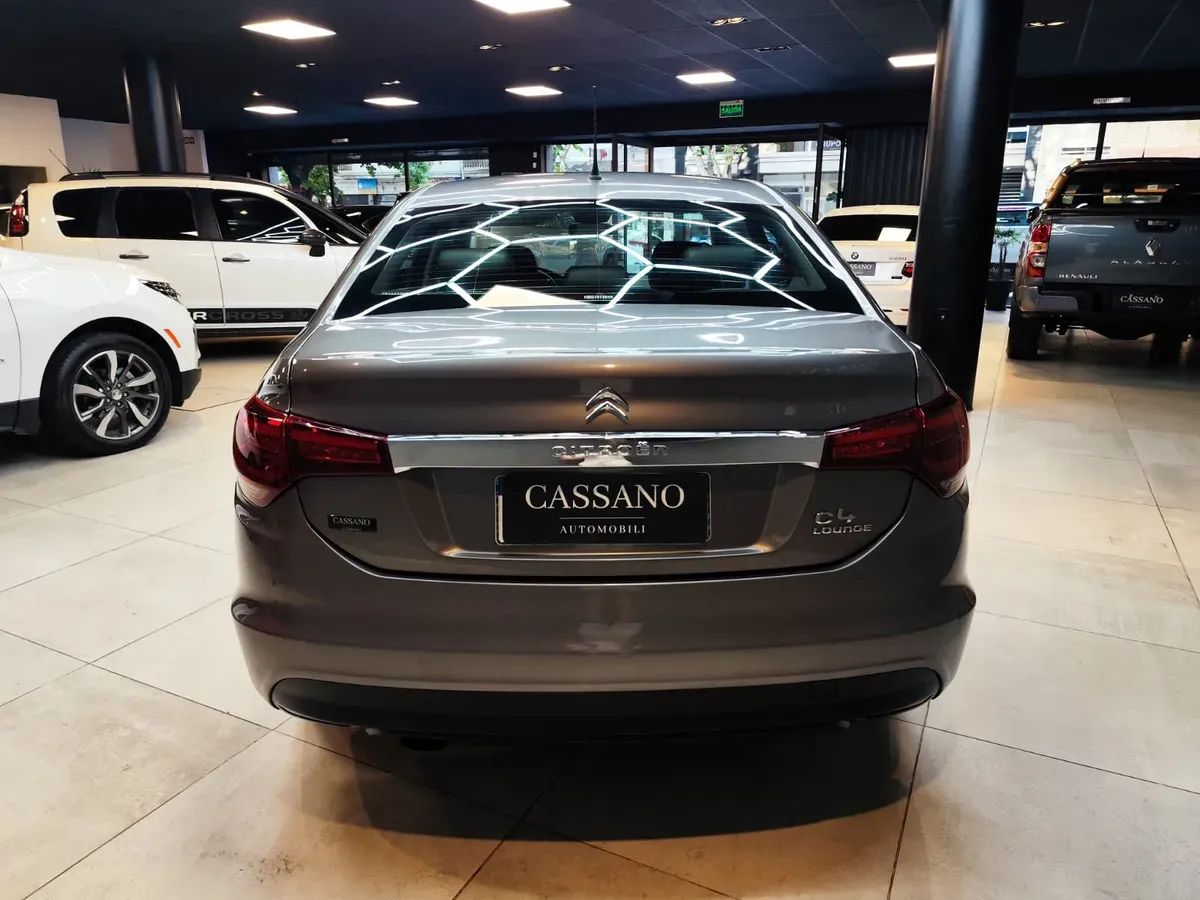 Mira esta publicación de Citroen C 4 Lounge 2021 en Motordil