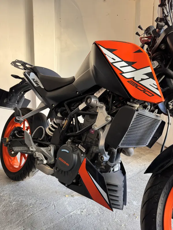 Mira esta publicación de KTM Duke 200 NG Naked 2023 en Motordil