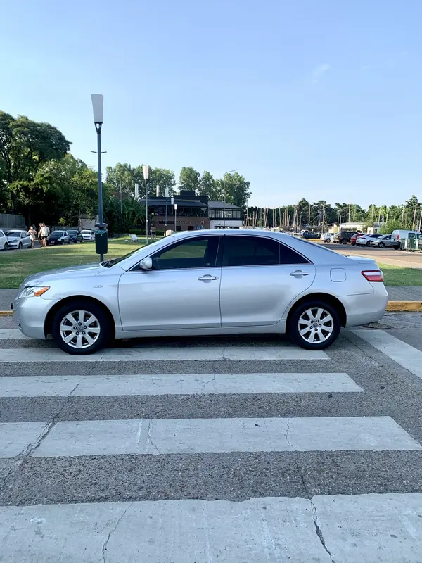 Mira esta publicación de Toyota Camry 2008 en Motordil