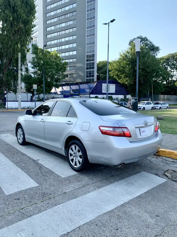 Mira esta publicación de Toyota Camry 2008 en Motordil