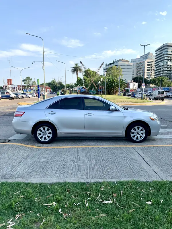 Mira esta publicación de Toyota Camry 2008 en Motordil