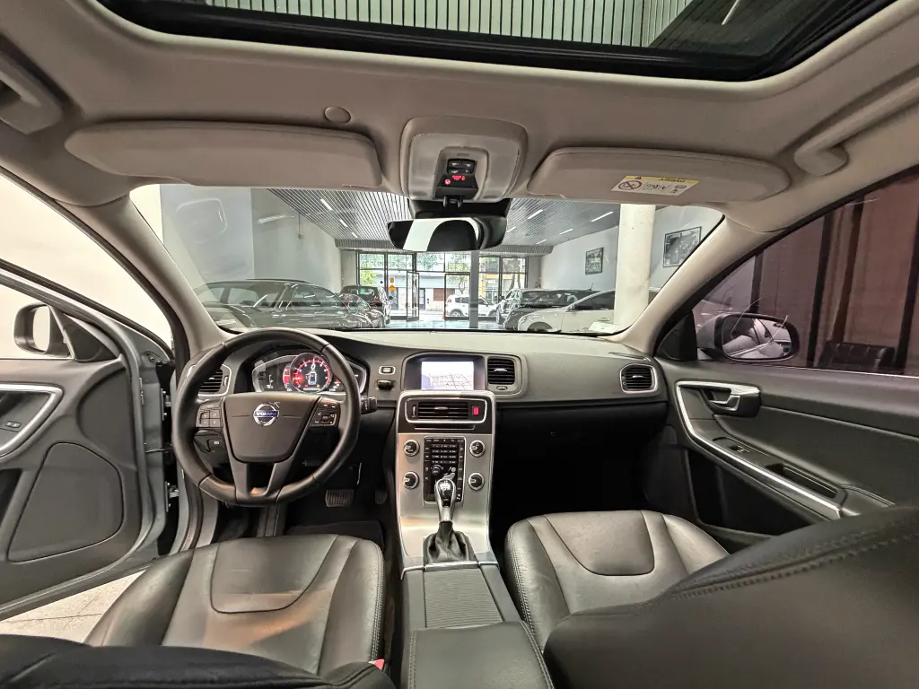 Mira esta publicación de Volvo S 60 2017 en Motordil