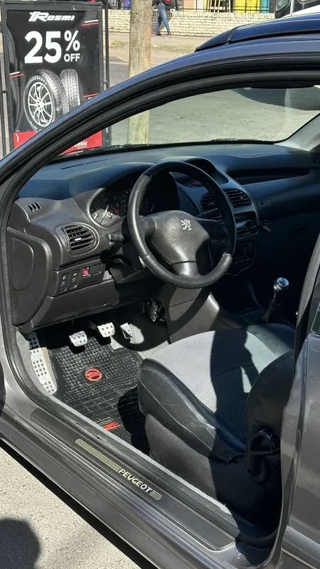 Mira esta publicación de Peugeot 206 2001 en Motordil
