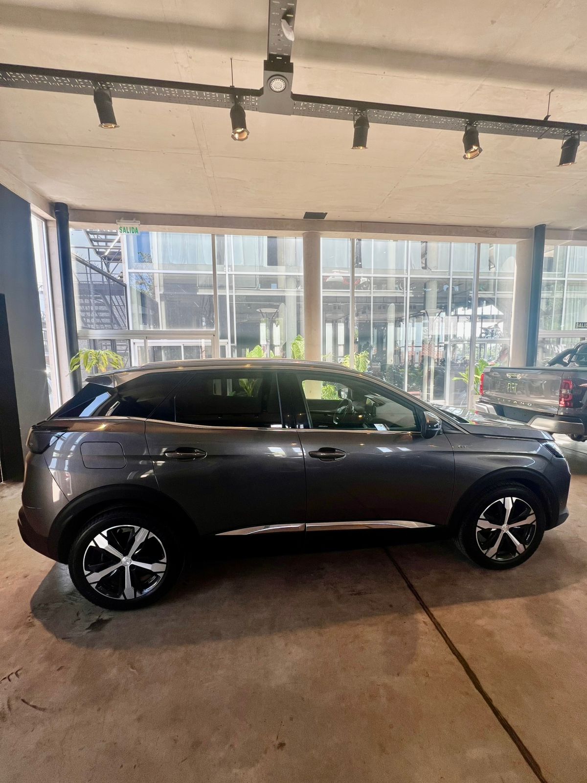 Mira esta publicación de Peugeot 3008 2023 en Motordil