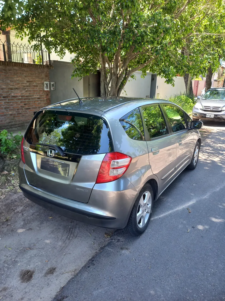 Mira esta publicación de Honda FIT 2009 en Motordil