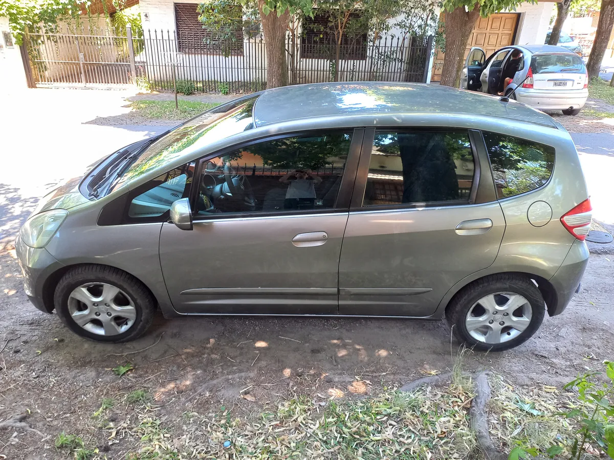 Mira esta publicación de Honda FIT 2009 en Motordil