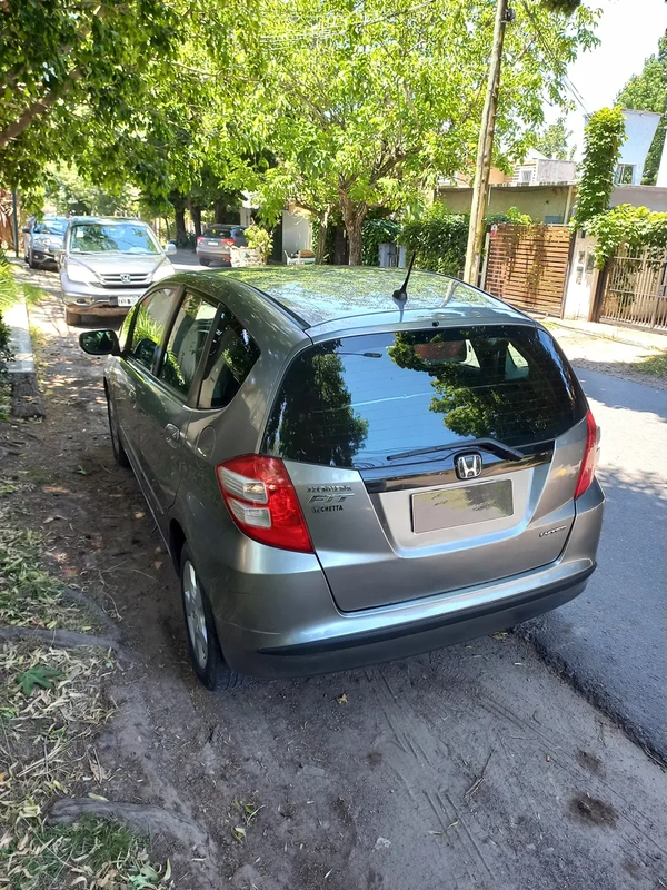 Mira esta publicación de Honda FIT 2009 en Motordil