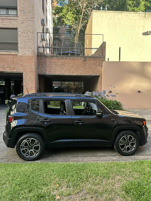 Mirá esta publicación de Jeep Renegade