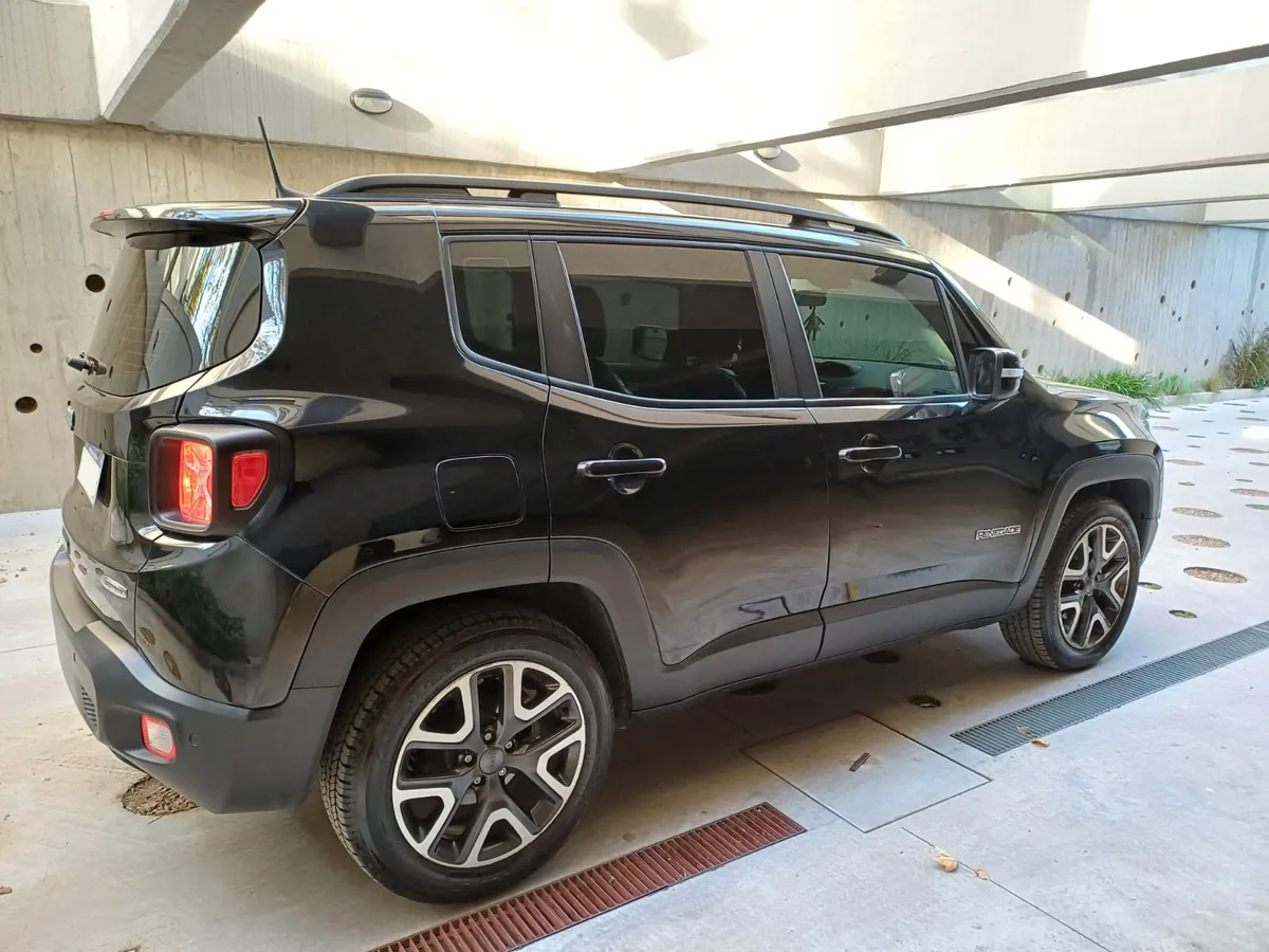 Mirá esta publicación de Jeep Renegade