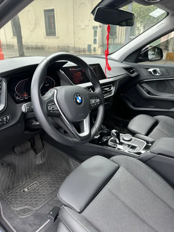 Mira esta publicación de BMW Serie 1 2024 en Motordil