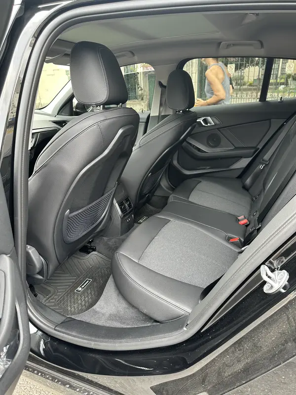 Mira esta publicación de BMW Serie 1 2024 en Motordil