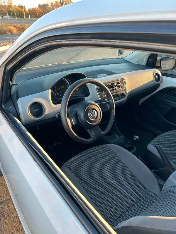 Mira esta publicación de Volkswagen UP 2014 en Motordil