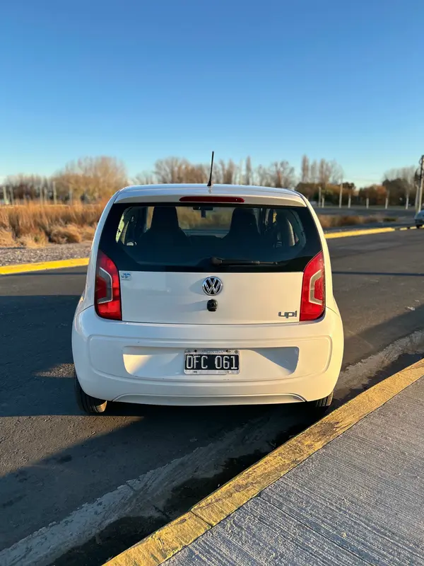 Mira esta publicación de Volkswagen UP 2014 en Motordil