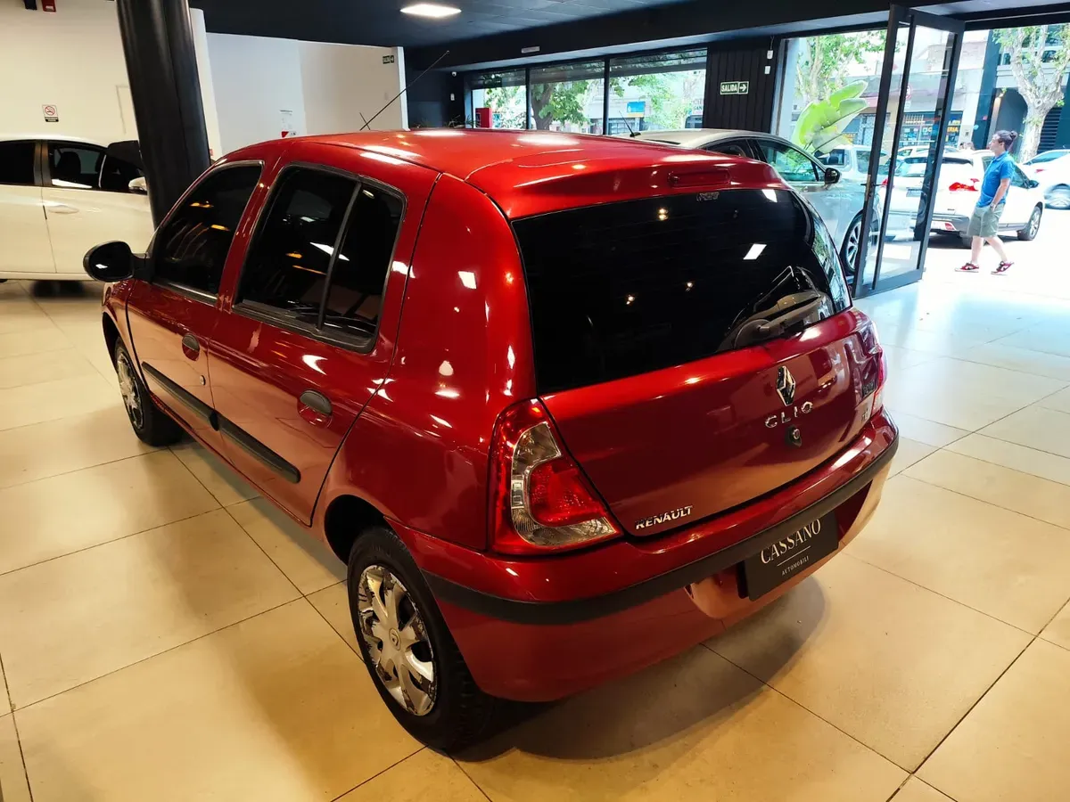 Mira esta publicación de Renault Clio Mio 2013 en Motordil