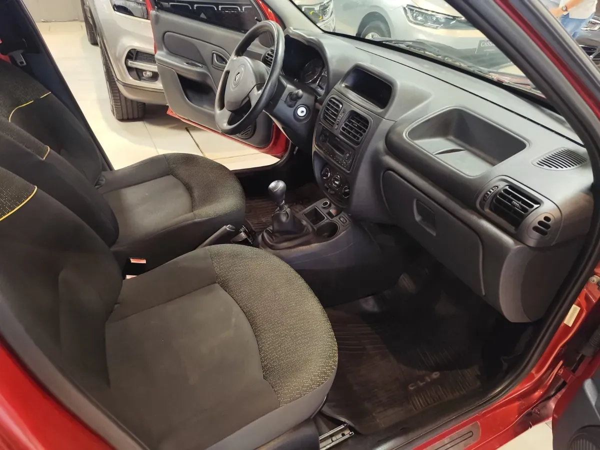 Mira esta publicación de Renault Clio Mio 2013 en Motordil