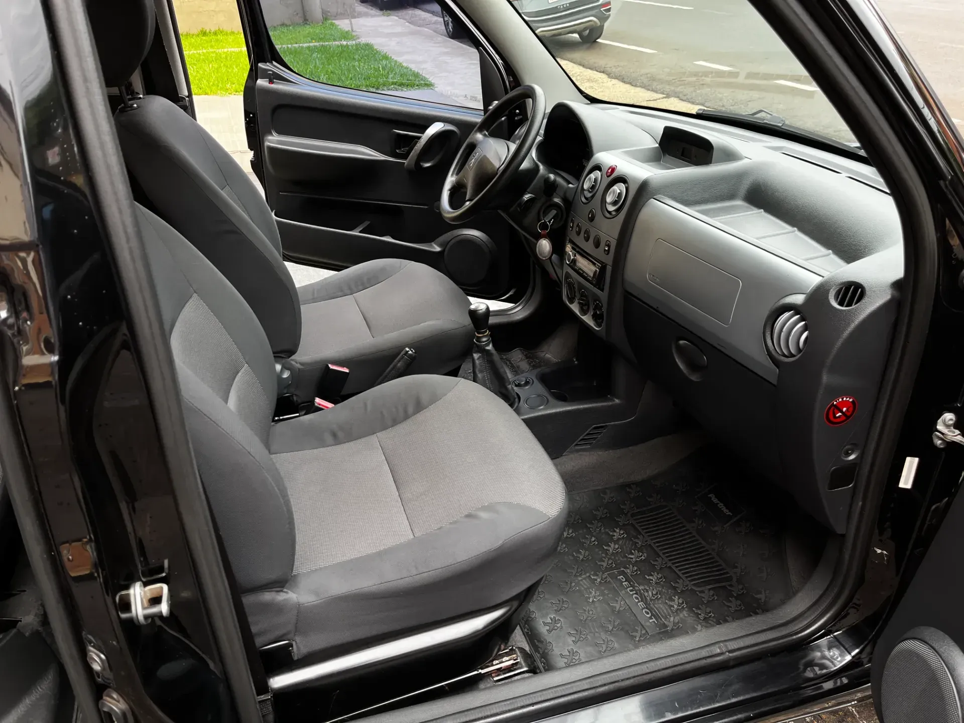 Mira esta publicación de Peugeot Partner 2018 en Motordil