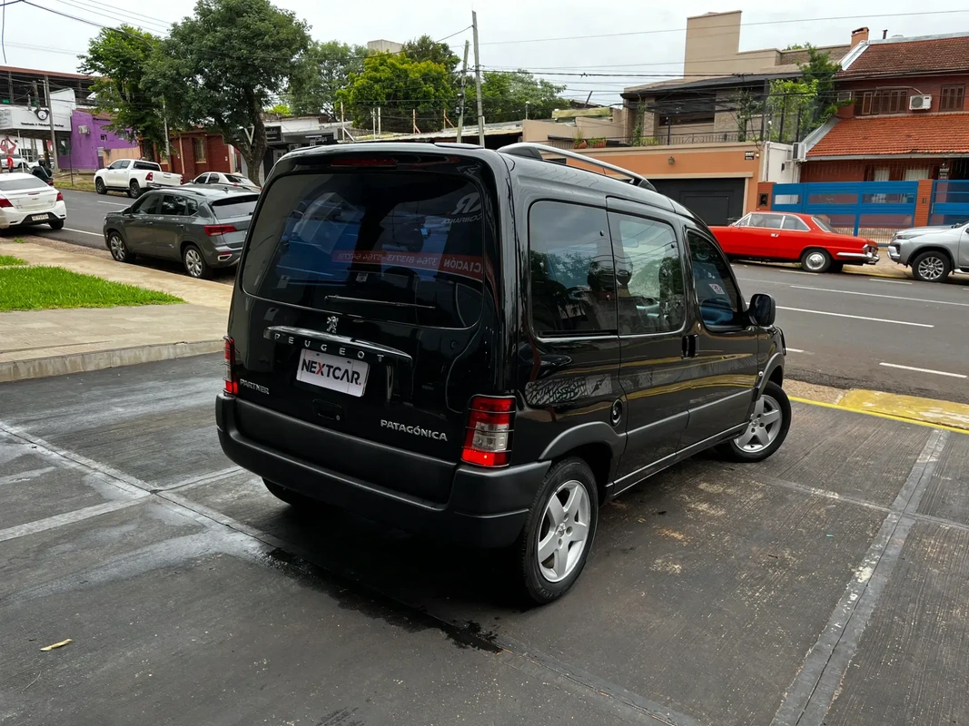 Mira esta publicación de Peugeot Partner 2018 en Motordil