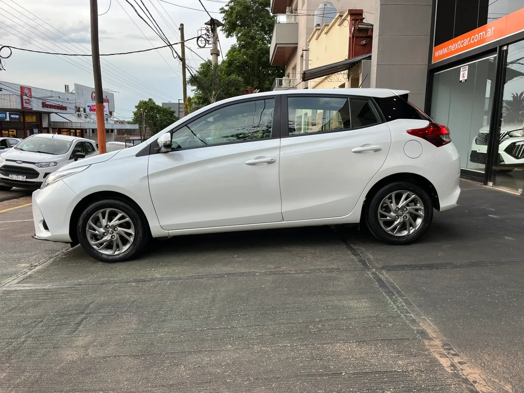 Mira esta publicación de Toyota Yaris 2022 en Motordil