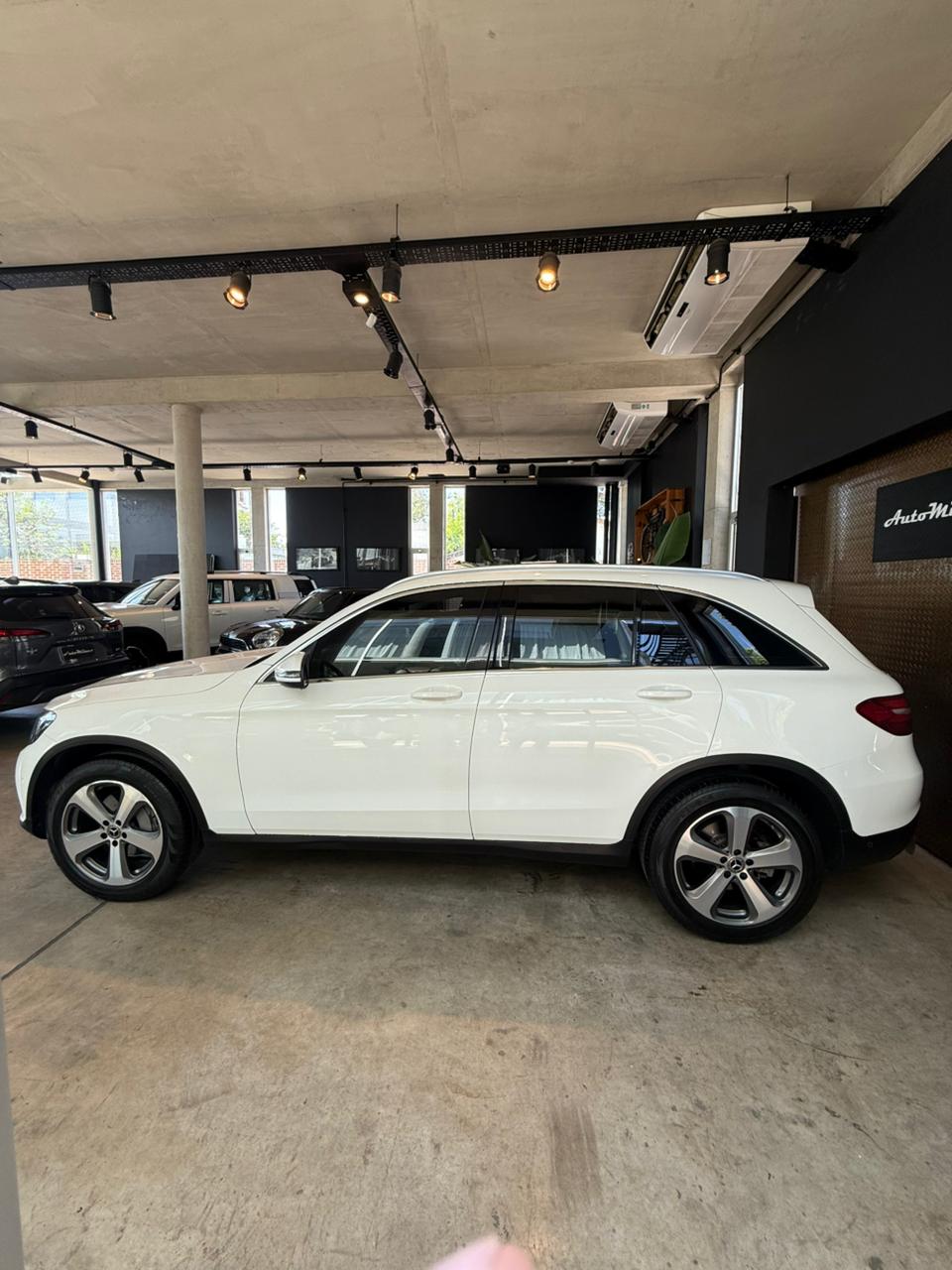 Mira esta publicación de Mercedes Benz GLC 2018 en Motordil